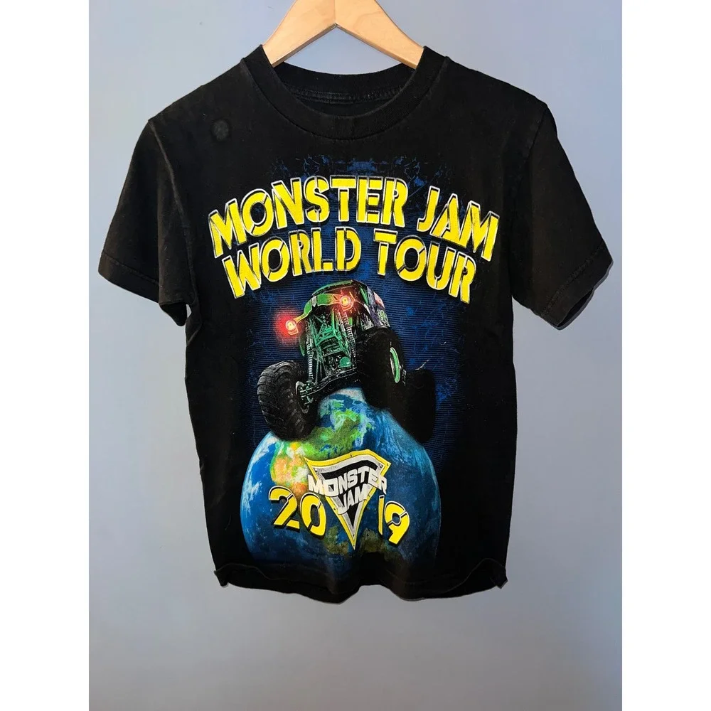 Monster Jam World Tour 2019 T-Shirt Black Grave Digger Graphic Youth Large